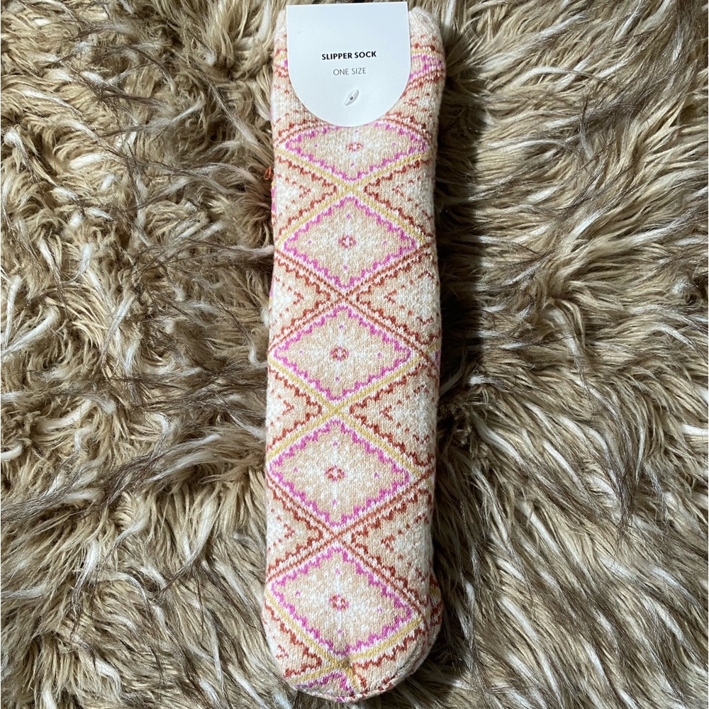 NWT ruby lounge sock with grip 2 Pairs